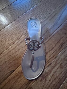 Tory Burch Leather Logo Thong Sandal in Taupe